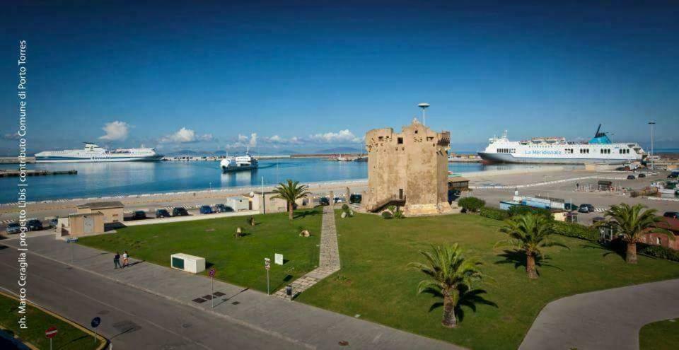 Casa Debby Villa Porto Torres Buitenkant foto